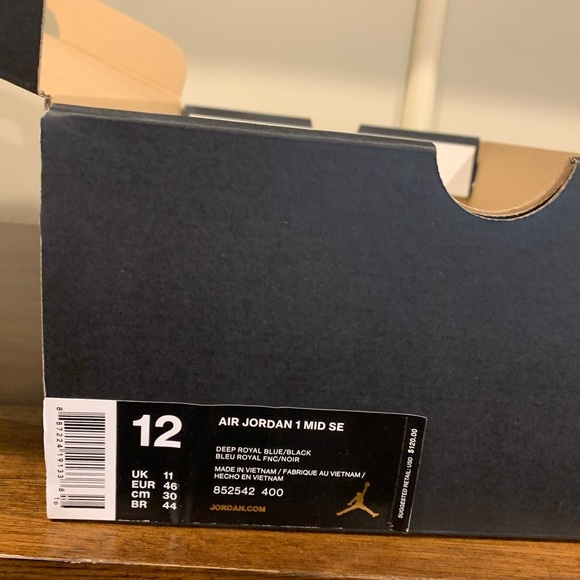 Air Jordans Mid Size. Worn a couple times. - Picture 5 of 8